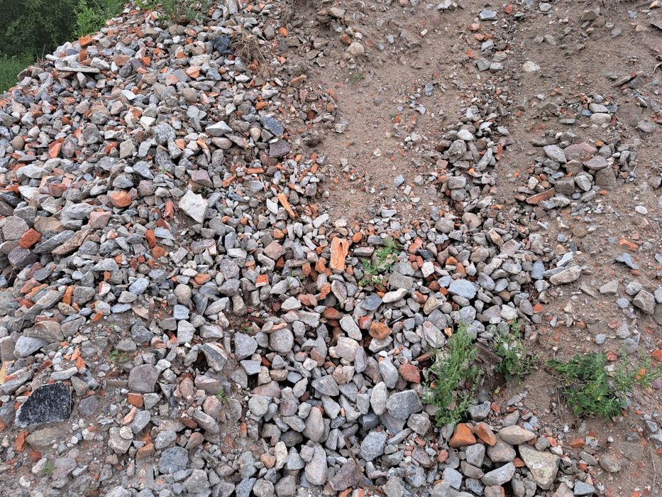 Gruz tluczen z kruszarki