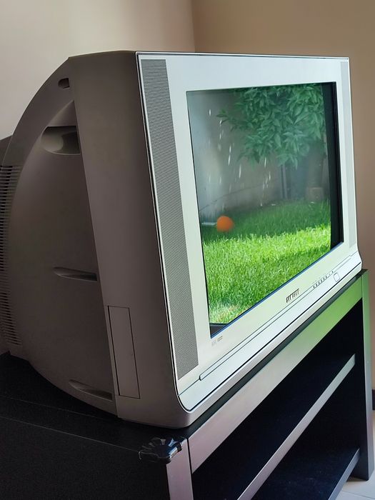 Samsung TV Set with Virtual Dolby Surround and 100 Hz Refresh Rate + TV Stand64550298215169124