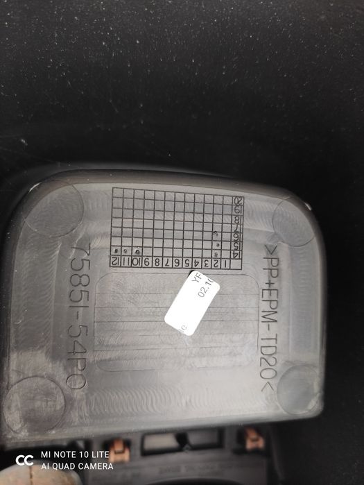 Konsola środkowa/tunel Suzuki