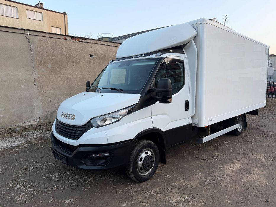 Iveco 50C16 3.0d  Kontener 4.5m x 2.2m DMC 3.5t Klimatyzcja