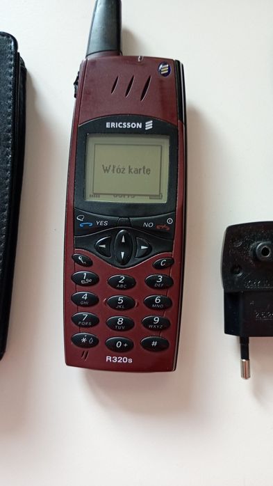 Telefon komórkowy Ericsson r320s