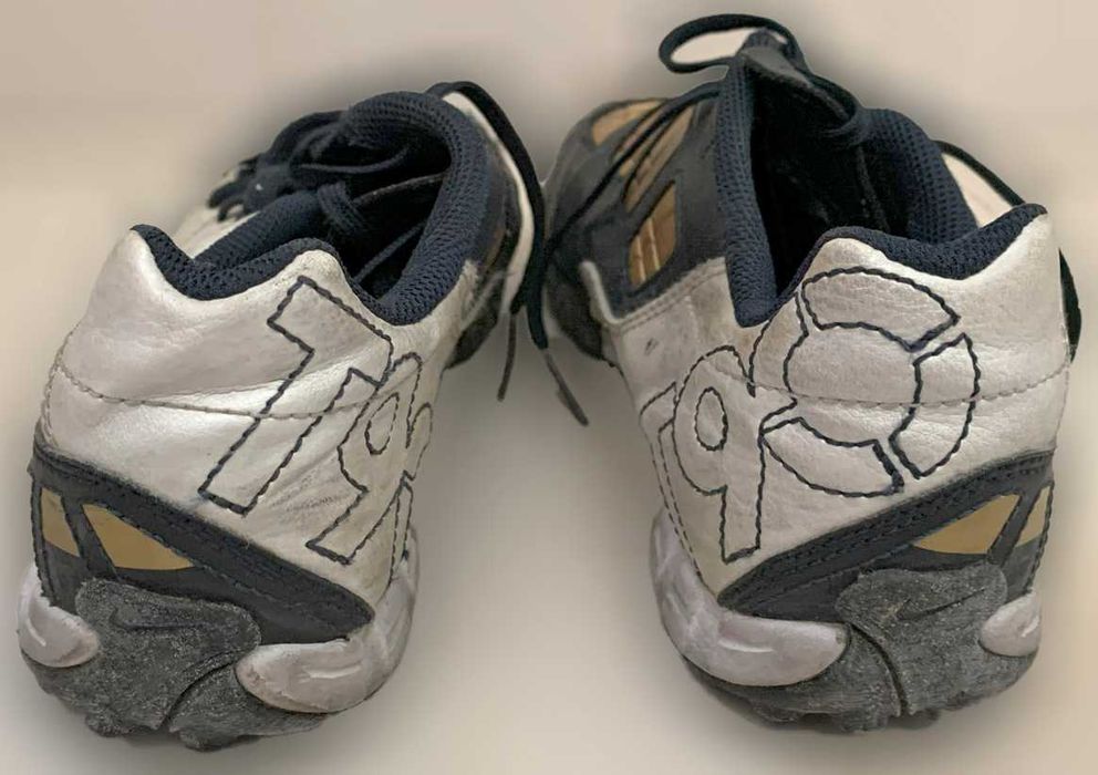 Chuteiras de Futebol Nike Unissexo, Prateado, Preto e Dourado