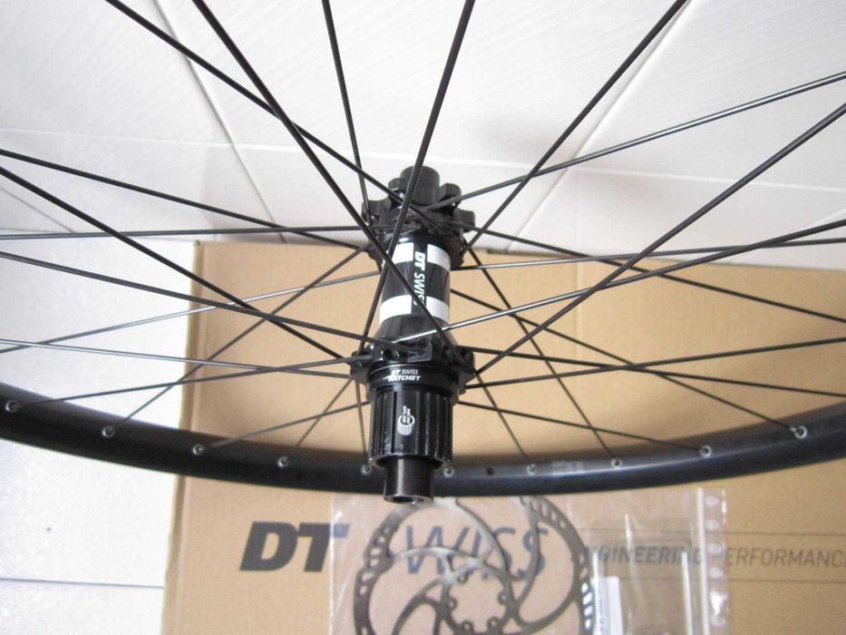 Roda DT Swiss 29" Traseira ,30mm larg.interna.Boost 148x12mm