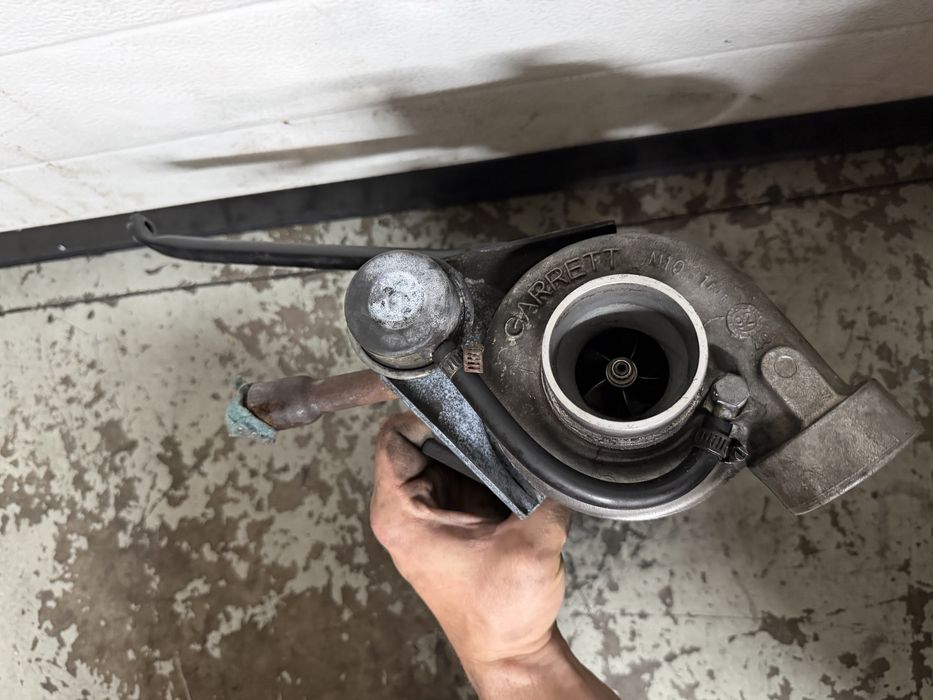 Turbos e um coletor de admissão Mercedes W124 2.5 turbo
