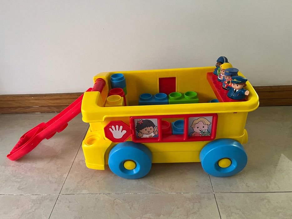 Fisher Price - Little People com Legos e Bonecos para Puxar