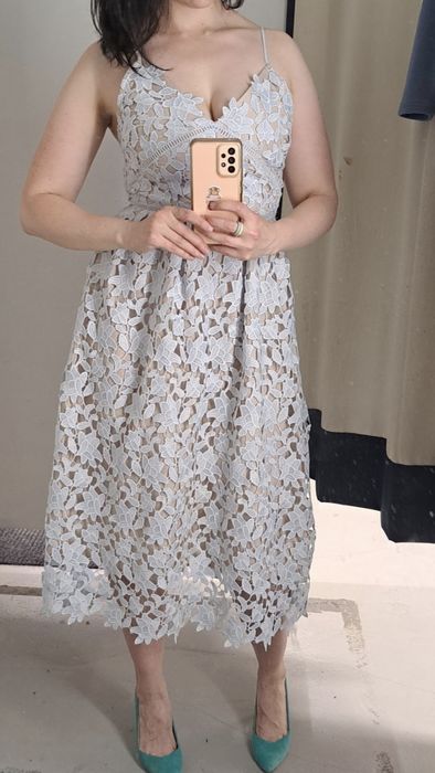 Красива ніжна сукня