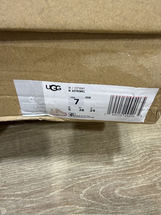 Кросівки жіночі Ugg весна-осінь