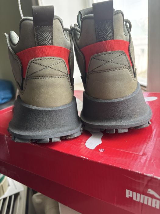 Продам оригинальные термокроссовки Адидас