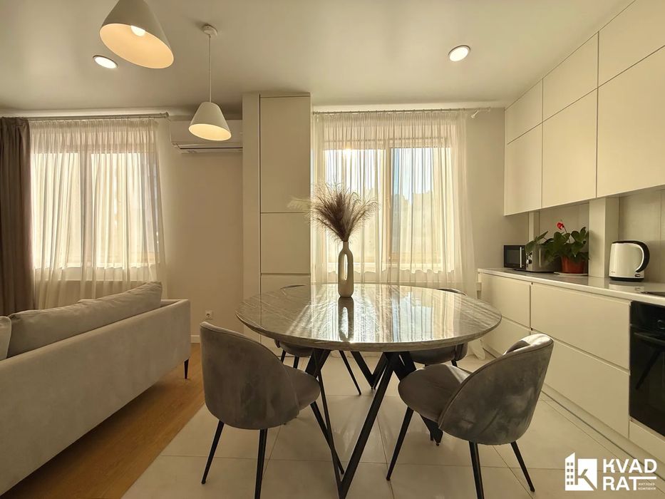 Продаж просторої однокімнатної квартири з ремонтом у Європейське  Сіті