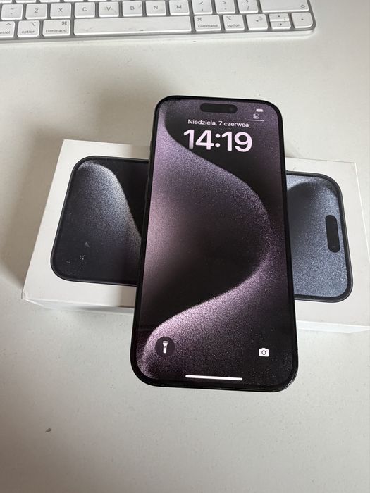 Bateria 95% iPhone 15 Pro 1TB Titanium Black