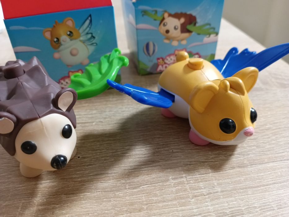 Adopt me макдональдс фігурки