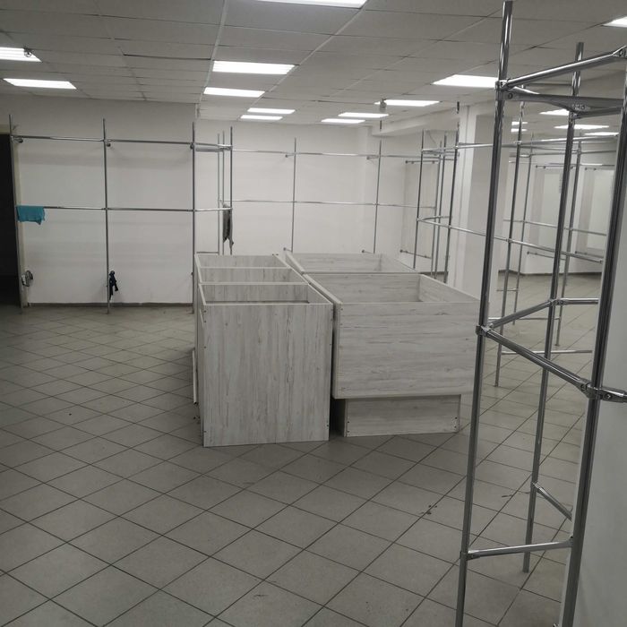 Чернігів, вул. 1-го Травня, 163, цоколь 332 м2