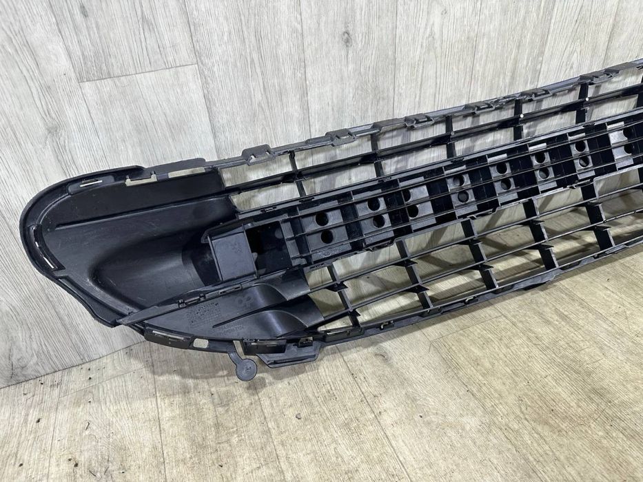 Бампер передний Решетка средняя Peugeot 207 ( 2006 - 2009 г. ) Решітка
