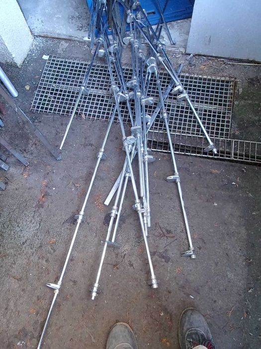 Śruby duże i mniejsze oraz wkręty