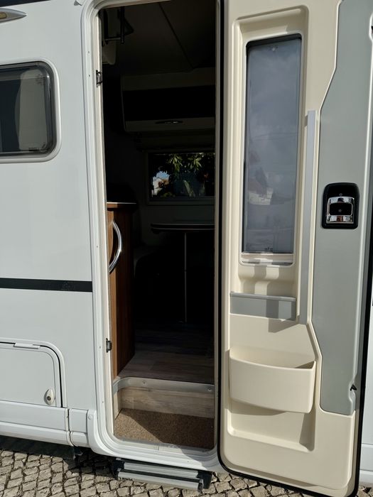 Autocaravana Pilote 6 lugares de viagem e dormida