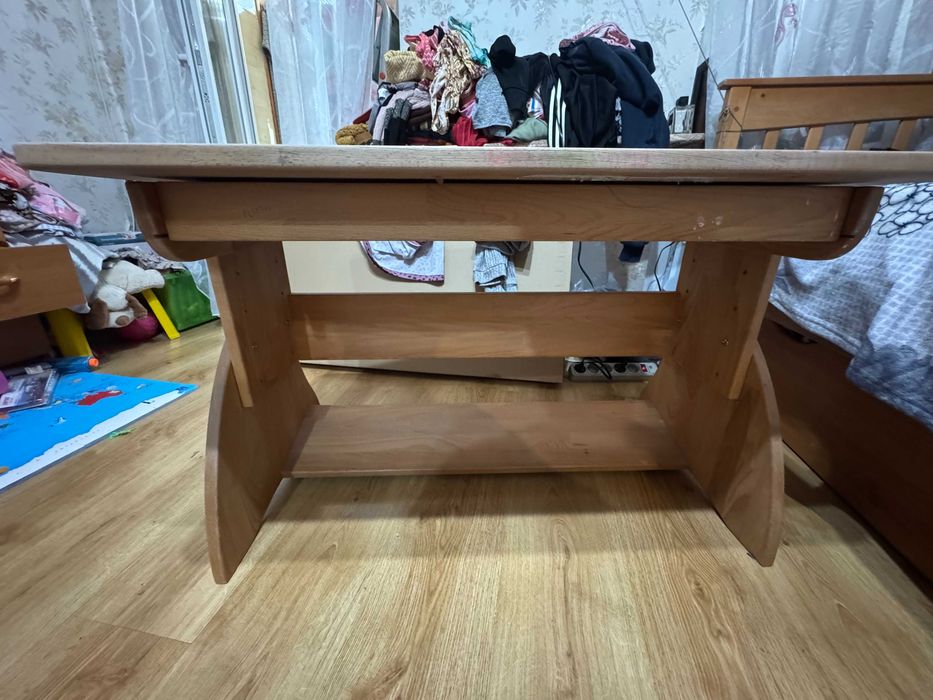 Продам деревянную детскую парту Школярик c884 Mobler + стул к ней c887