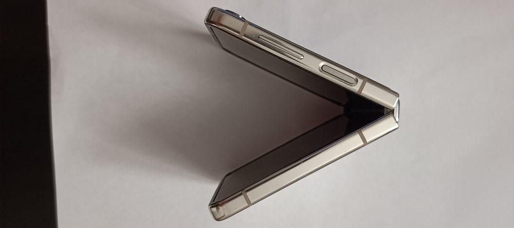 Samsung Galaxy flip 5