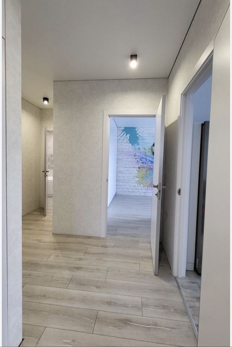 Поклейка обоев ремонт квартир