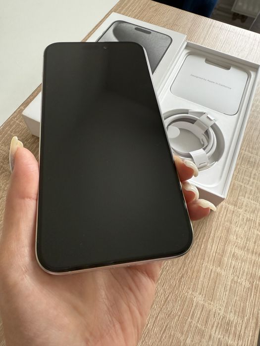 Продам iPhone 15 Pro Max 256Gb White Titanium
