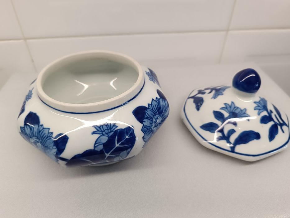 Bomboneira, Açúcareiro, pote Porcelana. Como Novo. 17cm