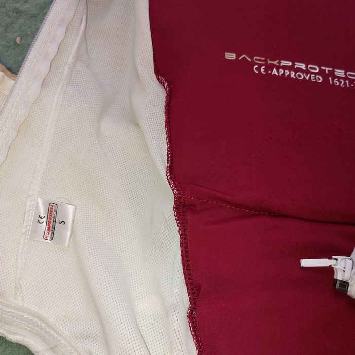 Захист для спини жіночий S і дитячий 140 розмір