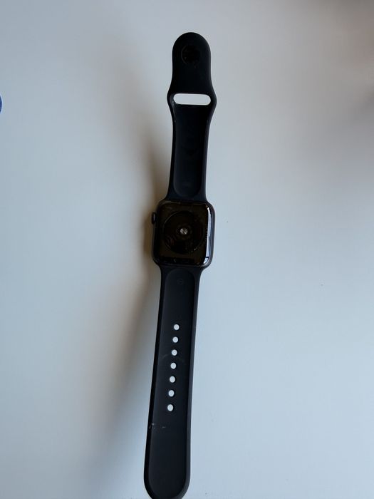 Apple watch SE de 2021 em bom estado geral.