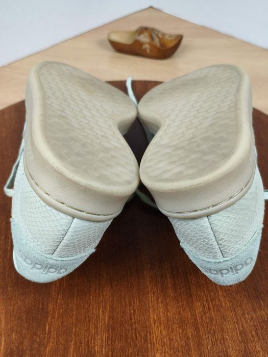 Buty r. 38 Adidas Grand Court EG3977 damskie zamszowe
