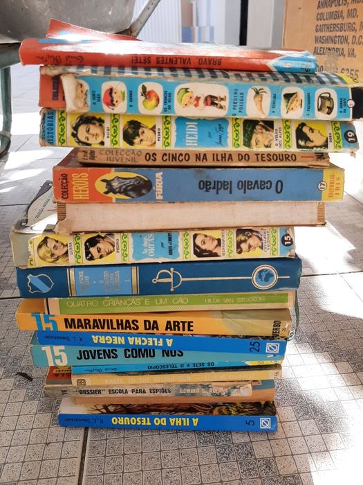 Livro Juvenis. Lote 5€