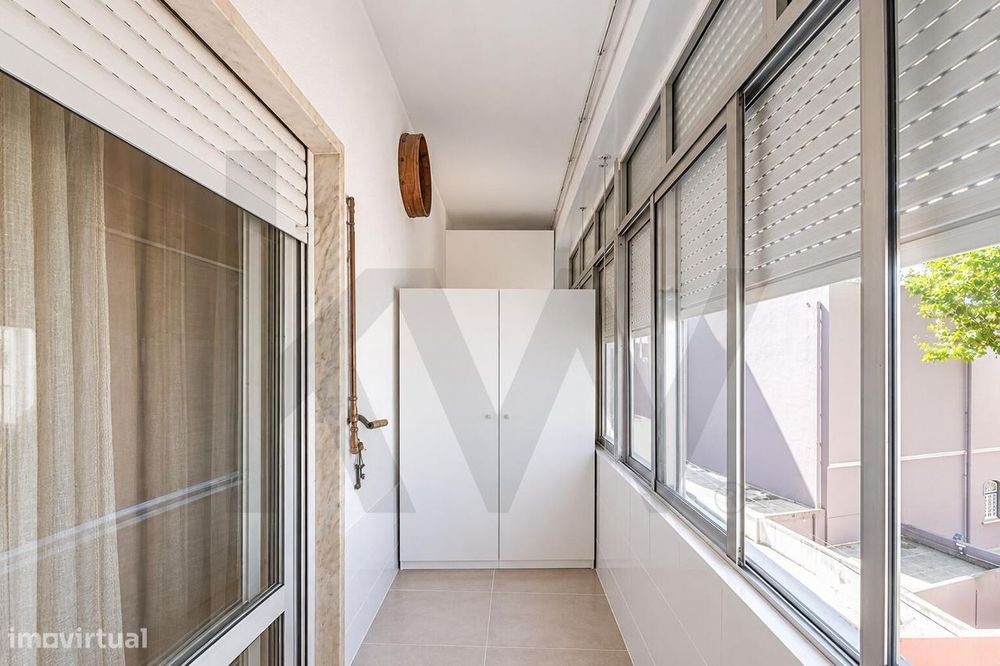 T1 junto à Estação da Amadora | Marquise, Elevador e Ar Condicionado
