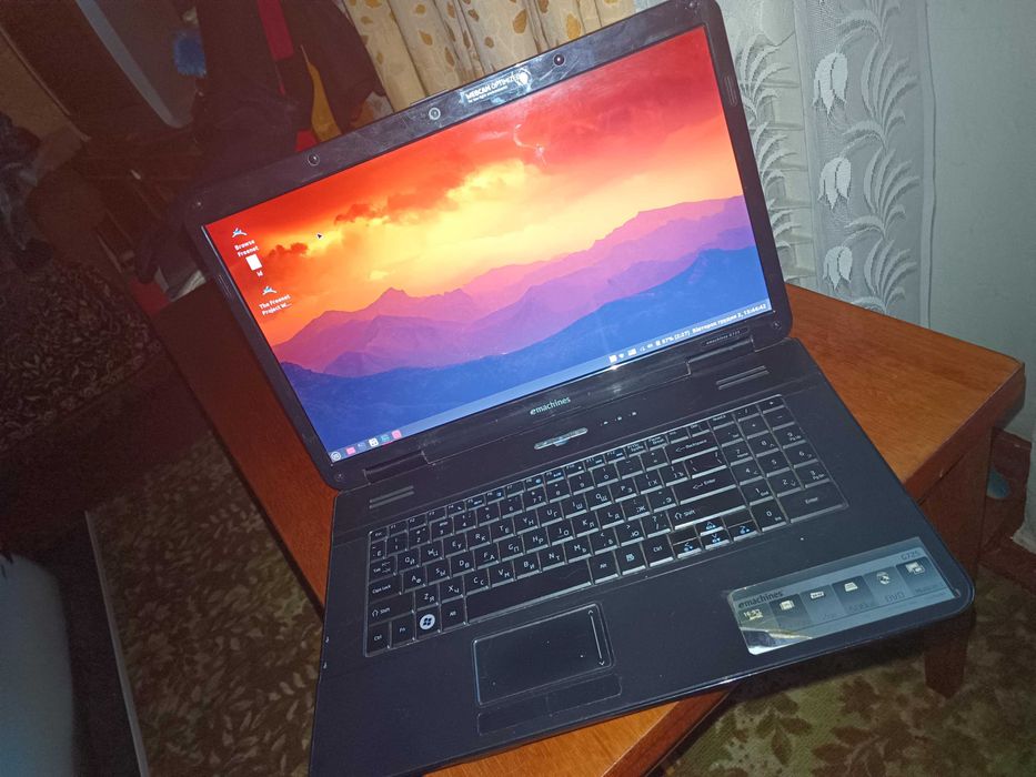 Acer emashines G725
