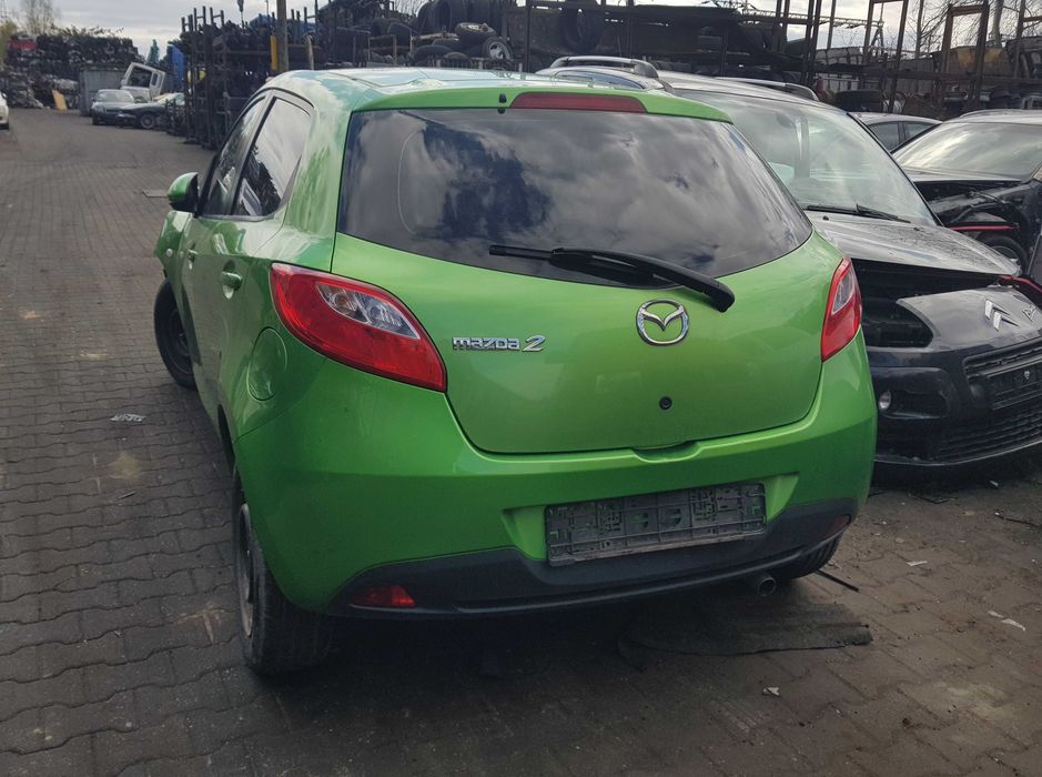 Mazda 2 / 1.3 86km / 2010r. / na części