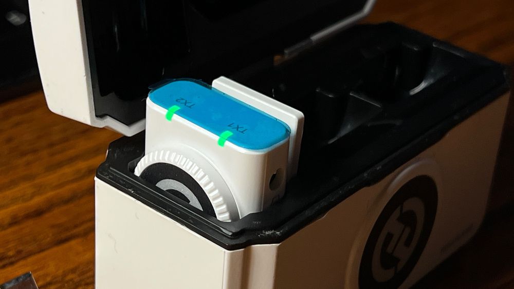 Hollyland Lark M2 білий ресивер та кейс зарядний для камери