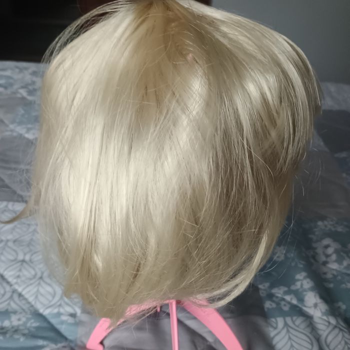 Peruka damska ,blond z grzywką,nowa