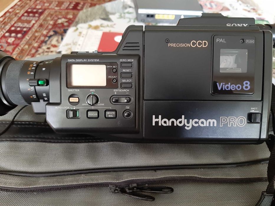 Sony video camera ccd-v90E