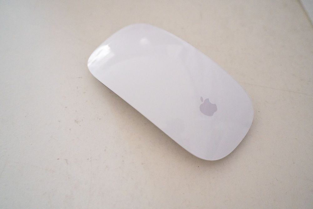 Zestaw iMac 21,5" Retina 4K 2019 z wadą