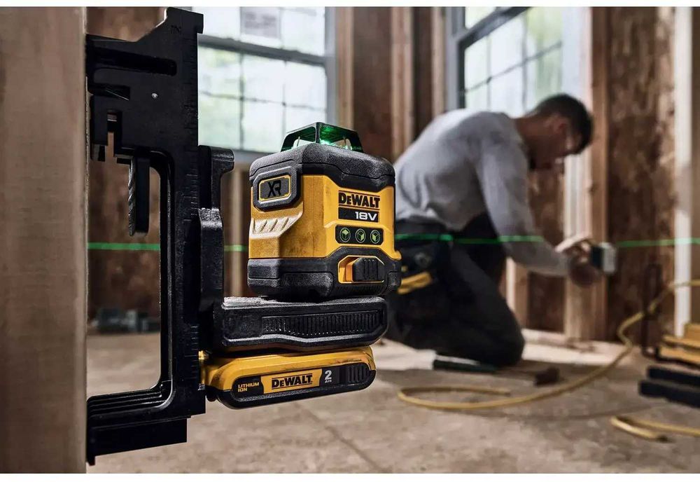 DeWALT DCLE34031 Рівень лазерний 3D\Каркас\Зелений\Гарантiя\3х360