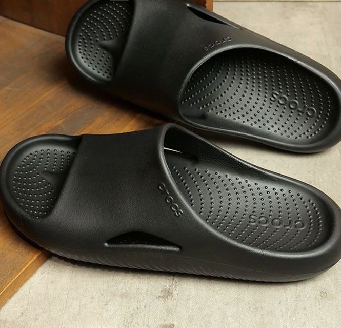 Шльопанці слайди крокс crocs mellow slide black grey bone