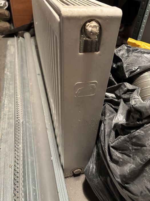 Sprzedam grzejnik używany Brugman 145x50 zasilanie dolne