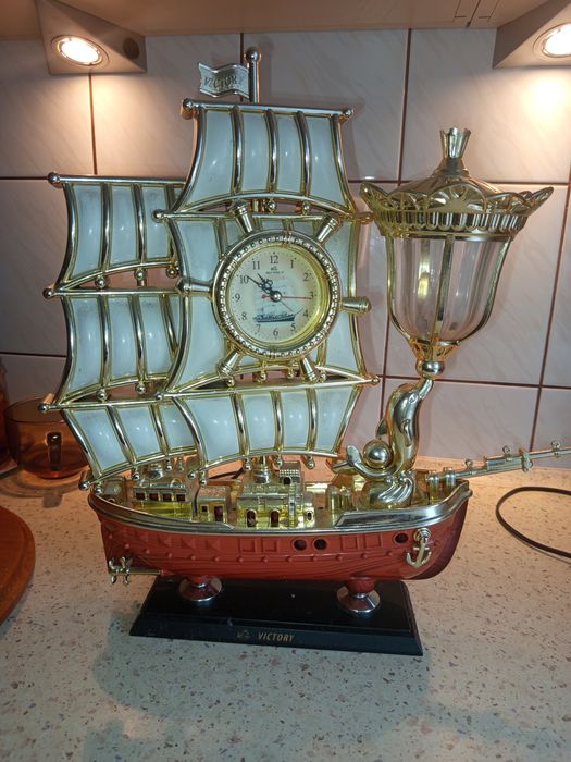 Zegar zagłówka na baterie i prad