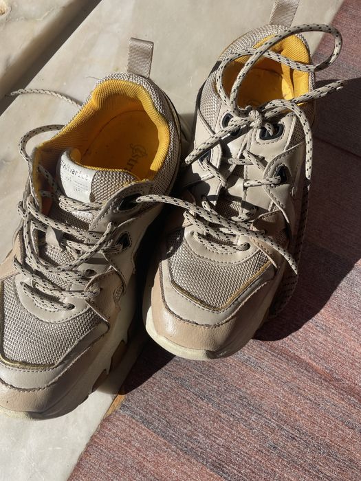 Sapatilhas STRADIVARIUS n . 36 como Novas