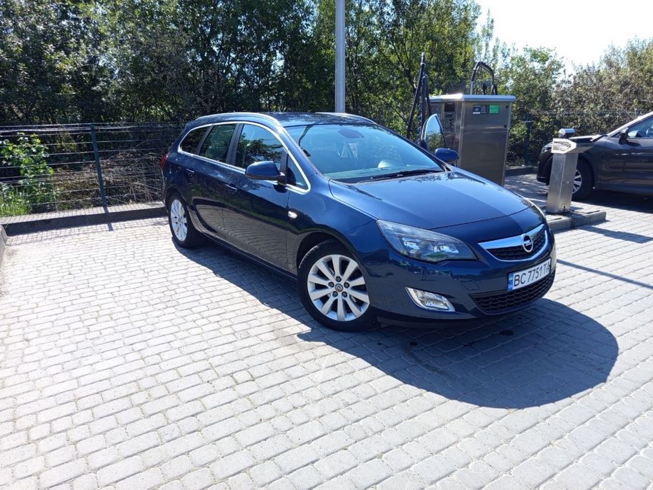 Opel astra J  sport  tourer 1.7