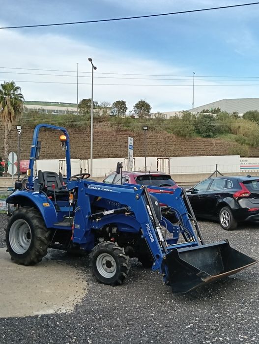 Trator 30cv 2023 , 41h de uso!