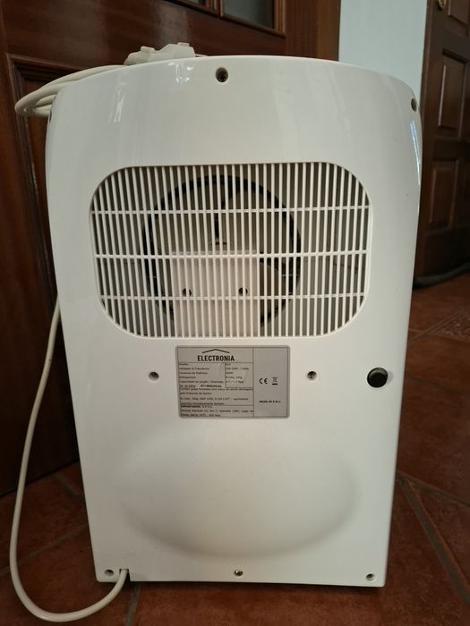 Desumidificador Electronia em perfeito funcionamento