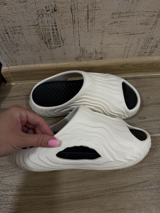 Продаю женские шлепки