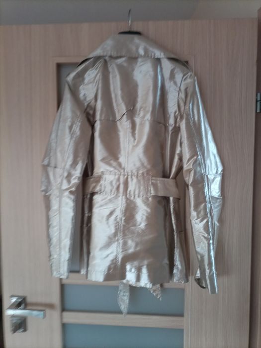 Piękny płaszczyk wiosenny cienki 36