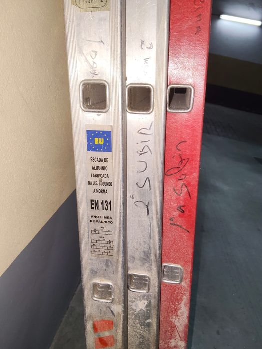 Escada alumínio .
