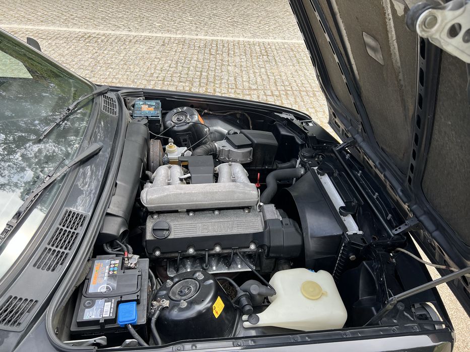 BMW E30 318i Coupe