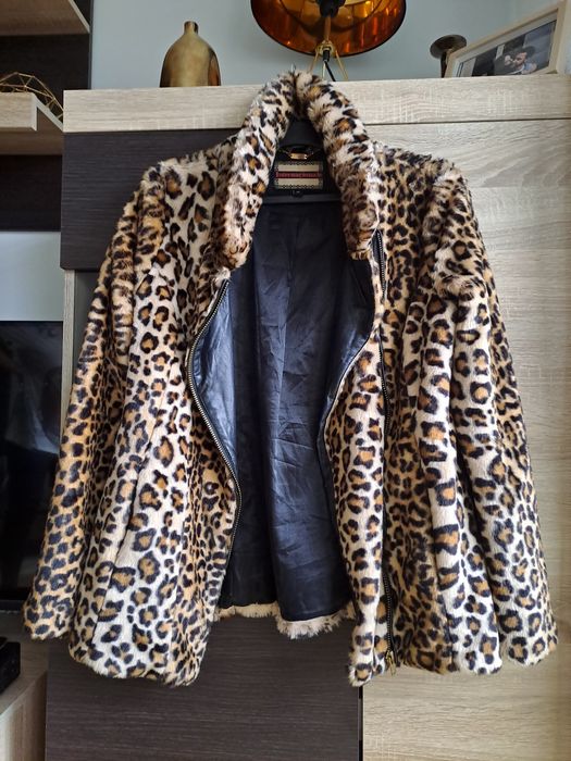 Futerko damskie ciepłe eleganckie.