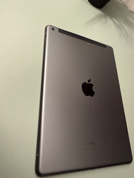 Apple iPad 10.2” 9a Geração 2021 Cellular 4G
