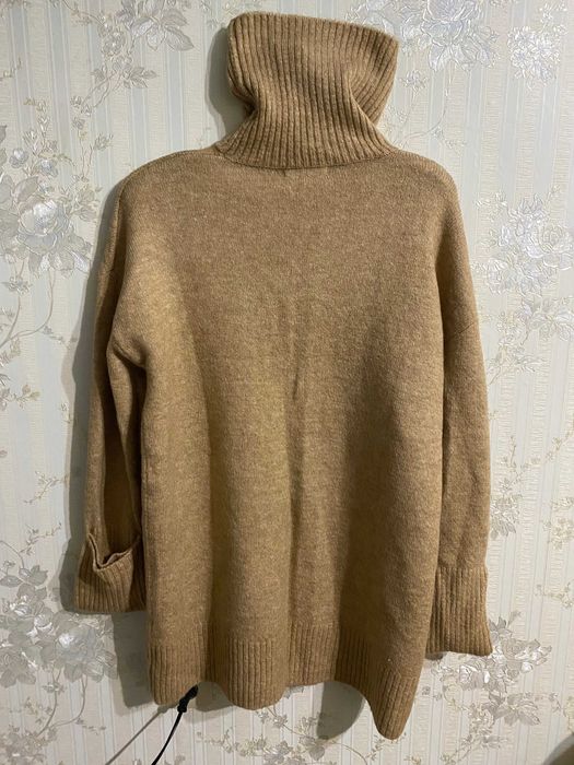 Светр Reserved із довгим горлом і зшитими рукавами